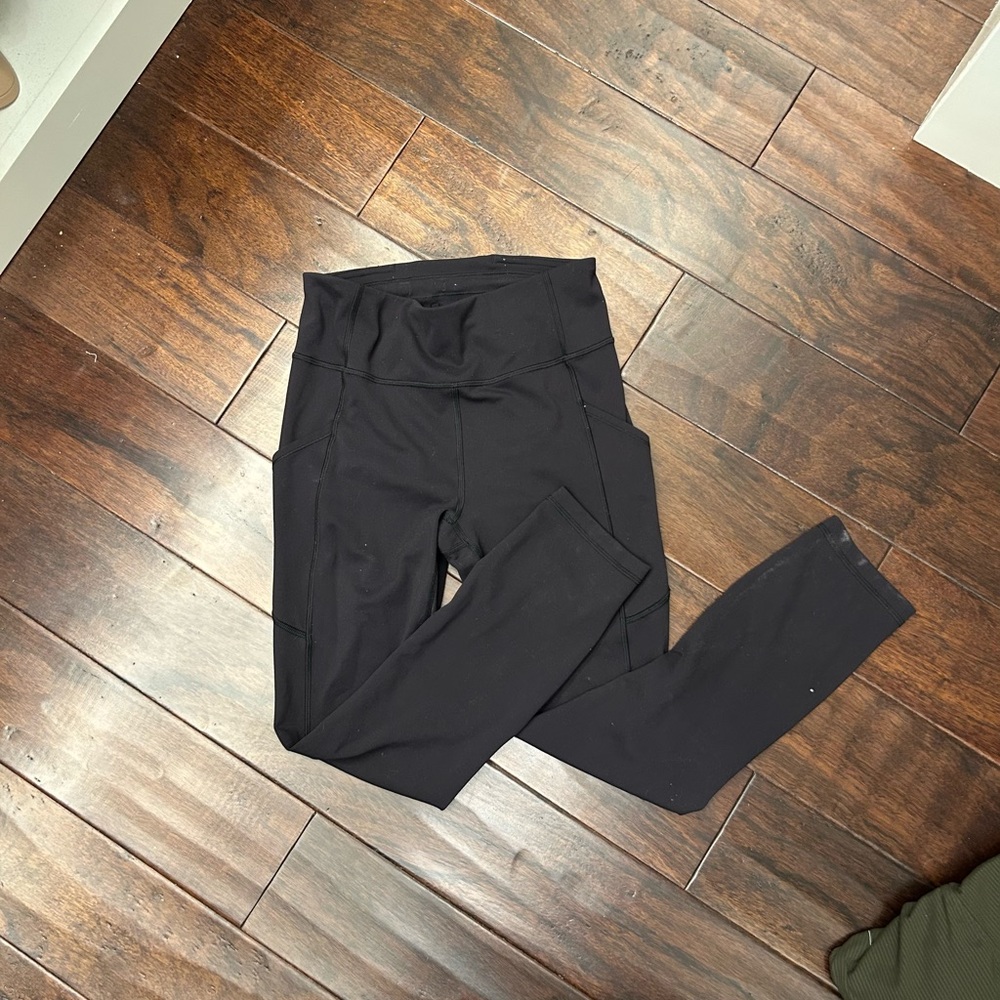 lululemon athletica Black Crop Leggings w/ side pockets